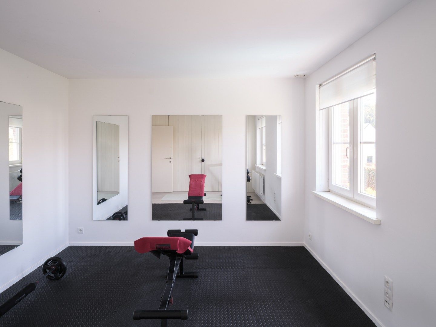 Exclusief wonen in rust en comfort – instapklare villa met zwembad in doodlopende straat foto 23