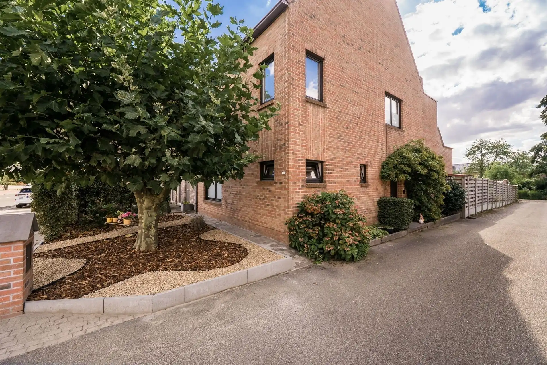 Gerenoveerde woning met 5 slaapkamers, zonnige tuin & dubbele garage in Duffel foto 5