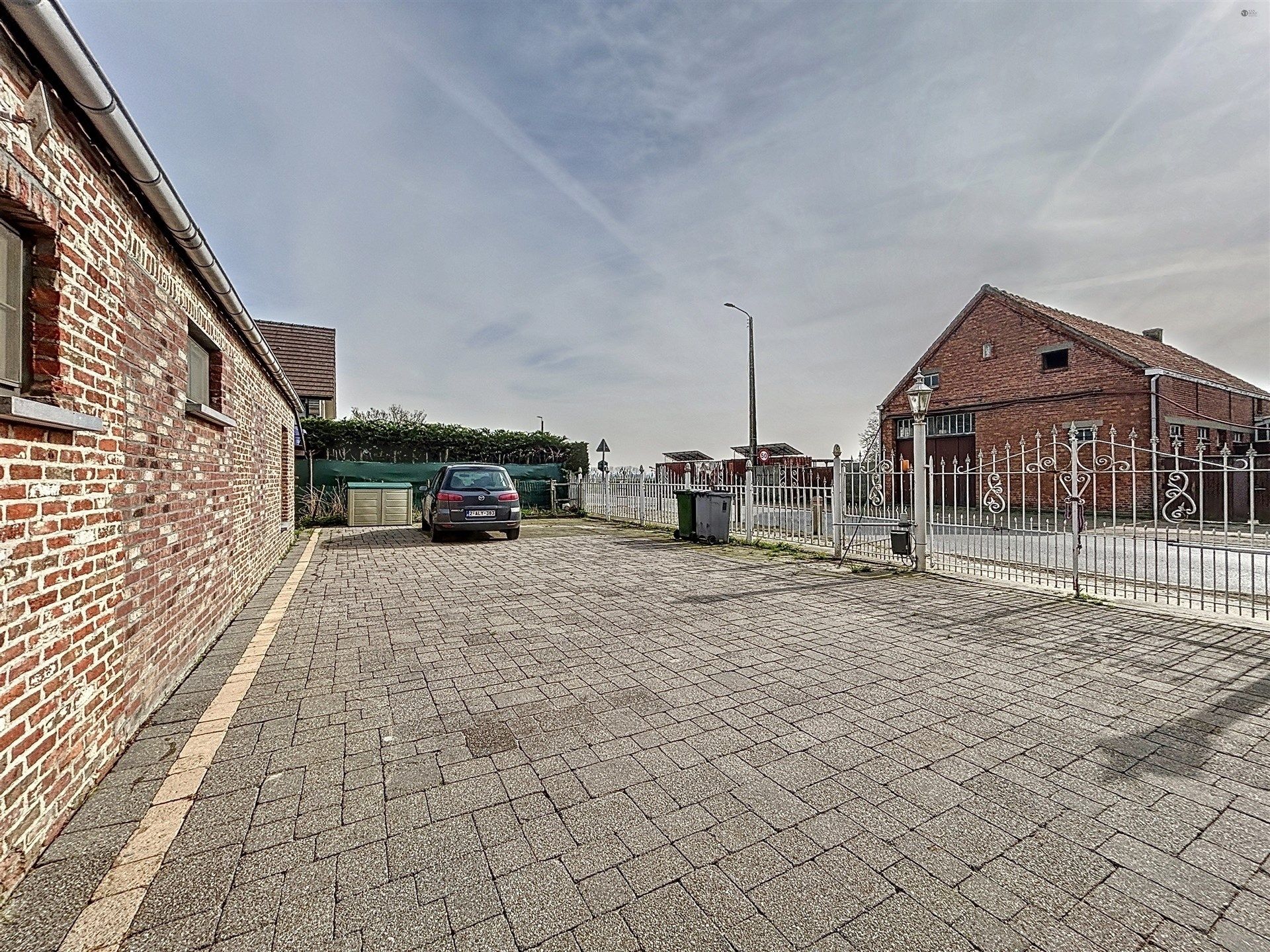 Woning met 3 slaapkamers en multifunctioneel bijgebouw op perceel van 1475m².  foto 23