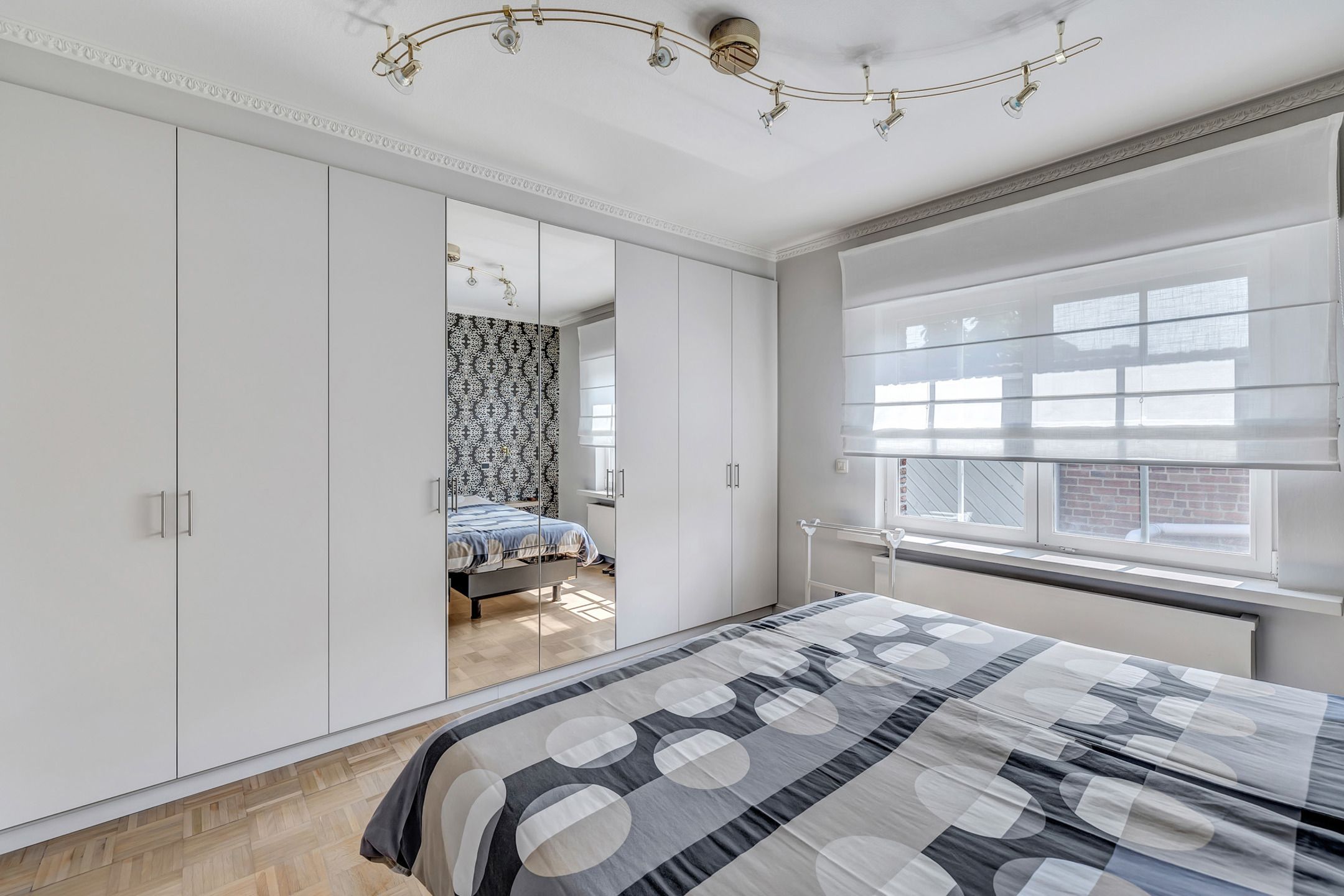 Instapklare ruime woning met loods(verkoop onder aandelen) foto 13