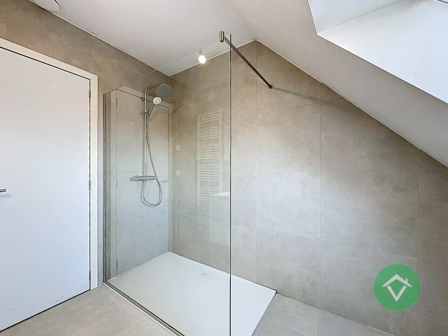 Nieuwbouwappartement met 2 slaapkamers en 1 terras in centrum Koekelare  foto 28