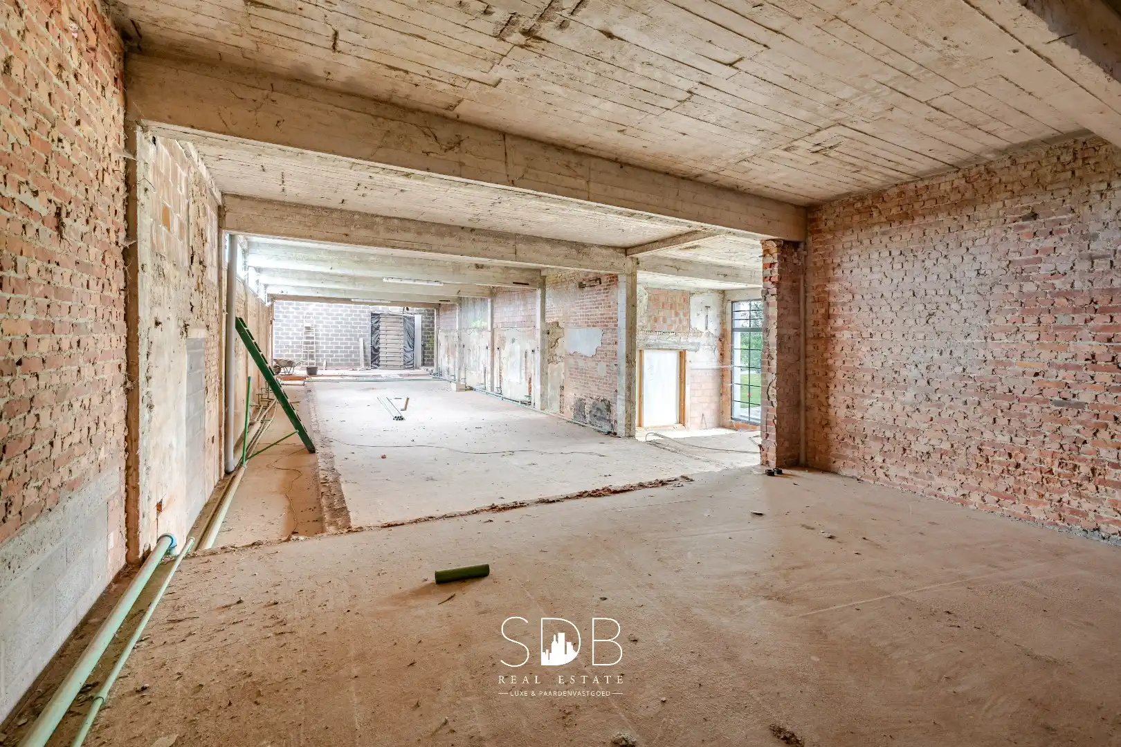 Landelijke villa met ruime bedrijfsgebouwen en opslagmogelijkheden op 23.740m² foto 43