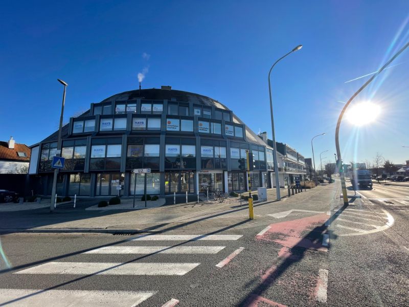 Modern kantoor te huur op zichtlocatie aan de rand van Gent foto {{pictureIndex}}