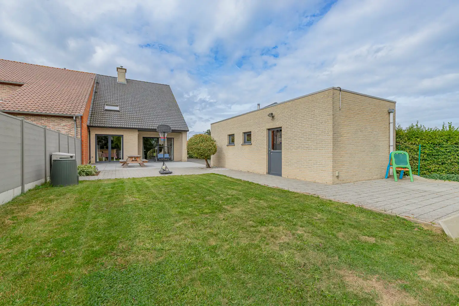 Instapklare gezinswoning met 4 slaapkamers! foto 17