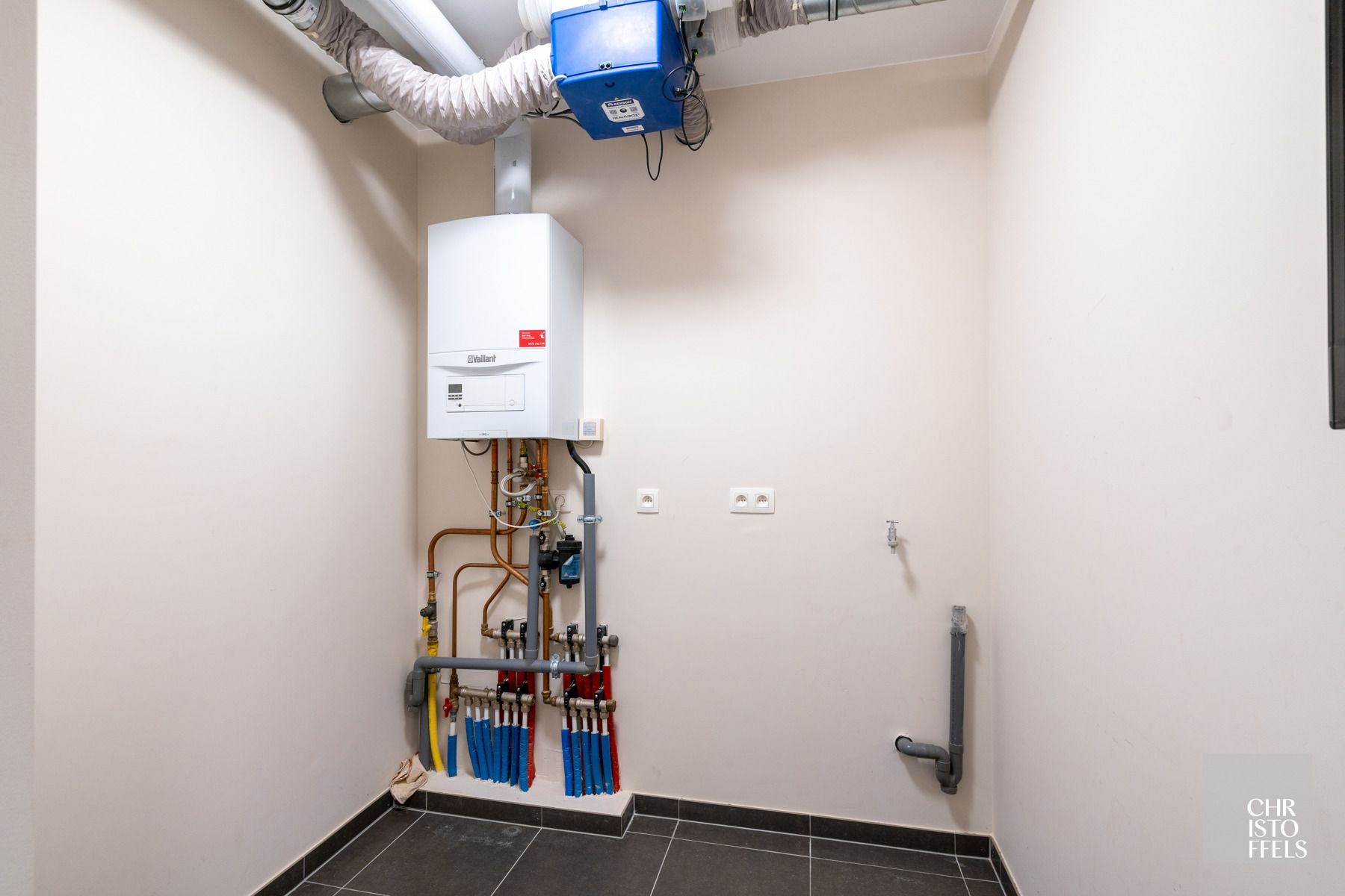 TE HUUR - 2-slaapkamerappartement (103m²) in het centrum van Zutendaal! foto 12