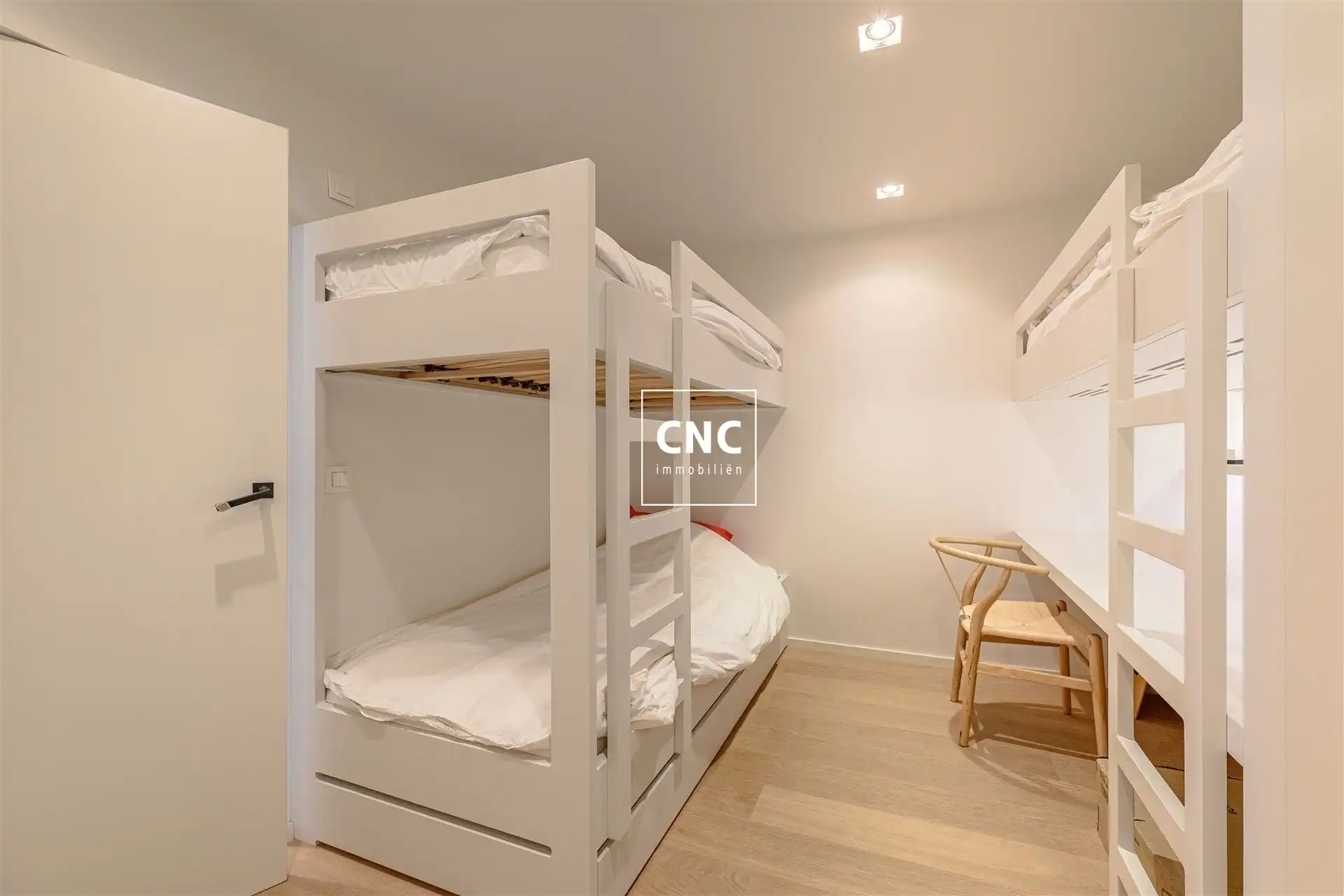 Volledig gerenoveerd appartement met karakter op toplocatie foto 13