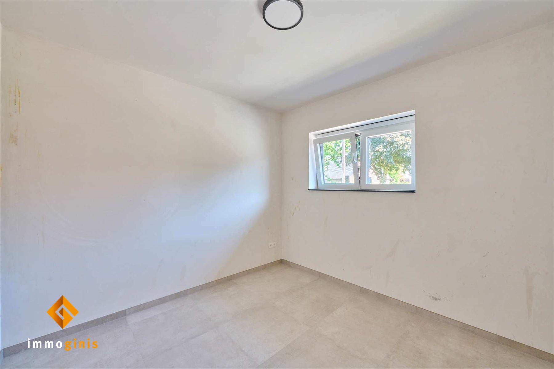Zéér mooi en ruim gelijkvloers appartement met 2 slpks nabij het centrum van Hamont! foto 6