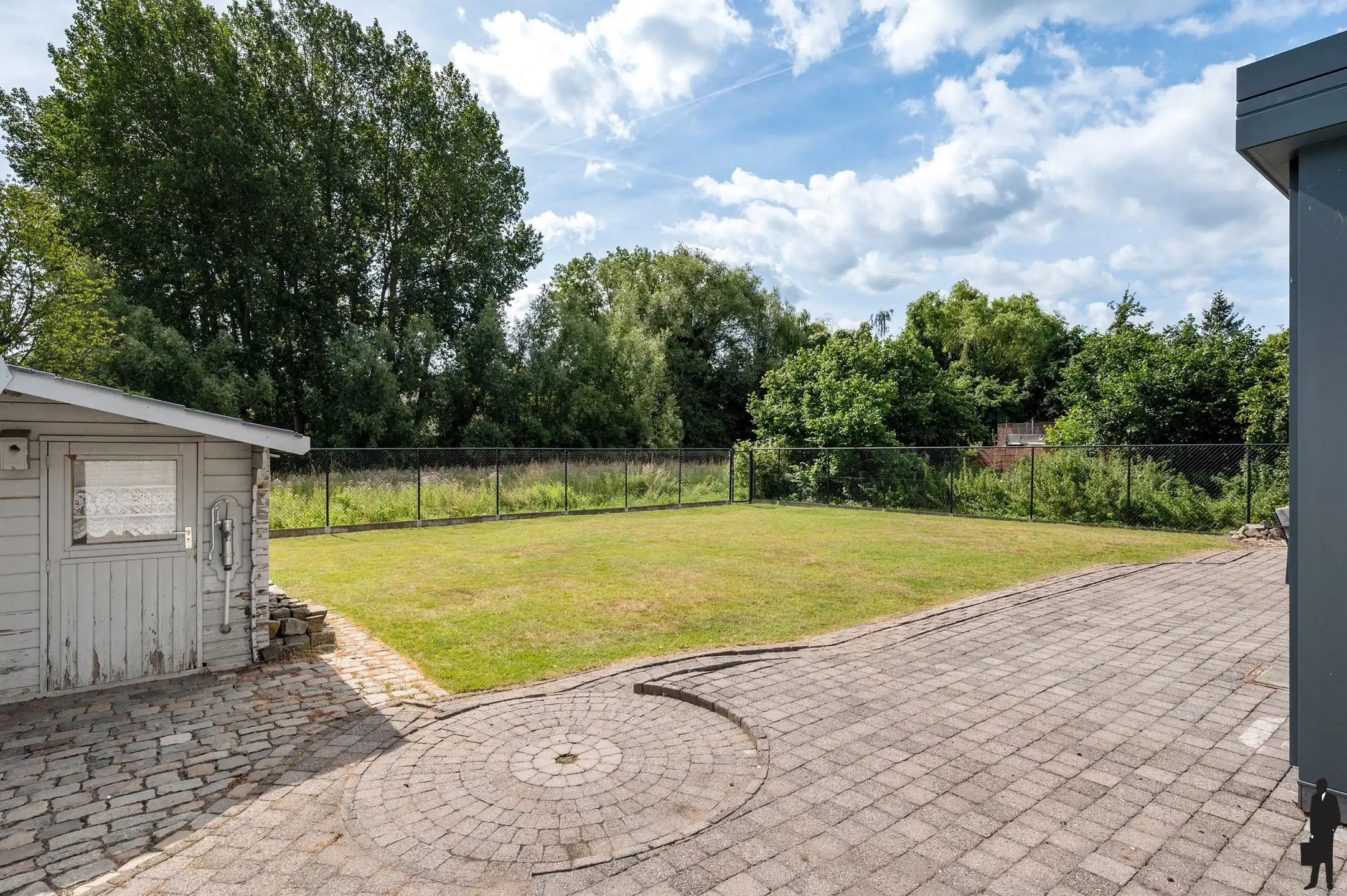 Instapklare open bebouwing met inpandige garage en zonnige tuin op 692 m². foto 21