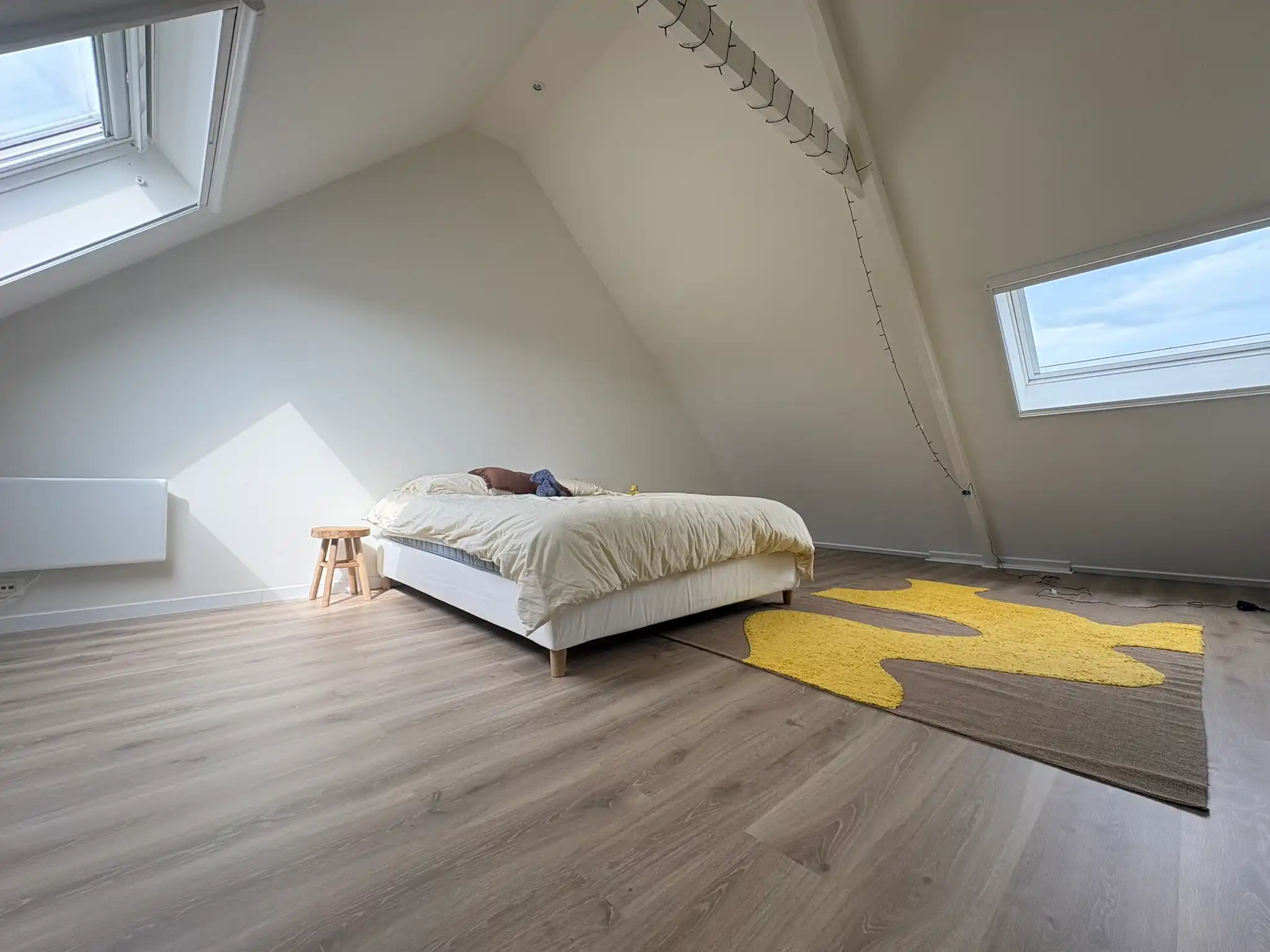 Ruime rijwoning met 3 slaapkamers, garage en tuin foto 7