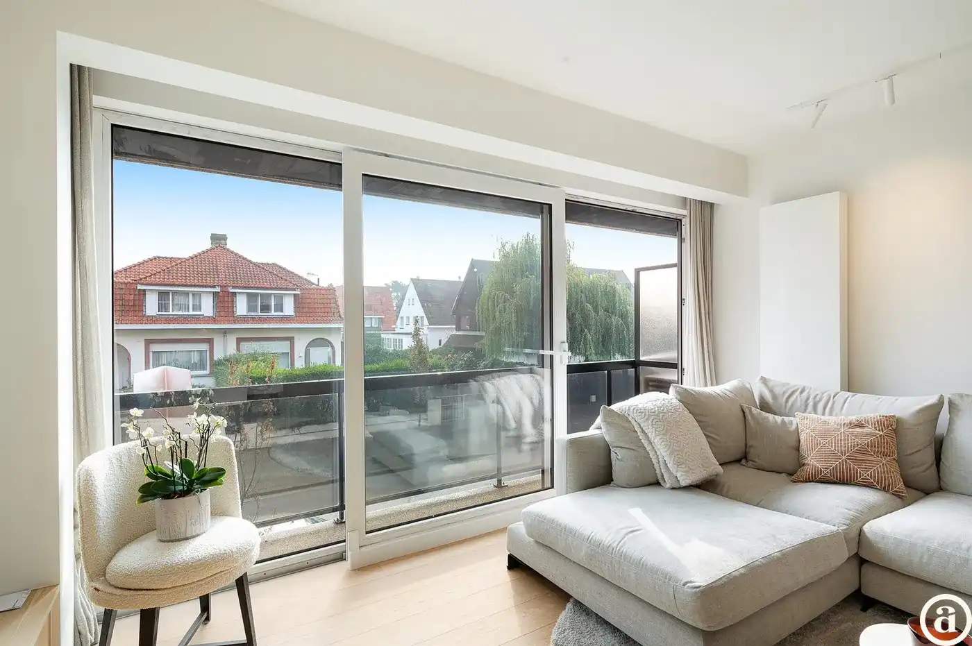 Mooi vernieuwd appartement met open uitzicht & 3 slaapkamers foto 7
