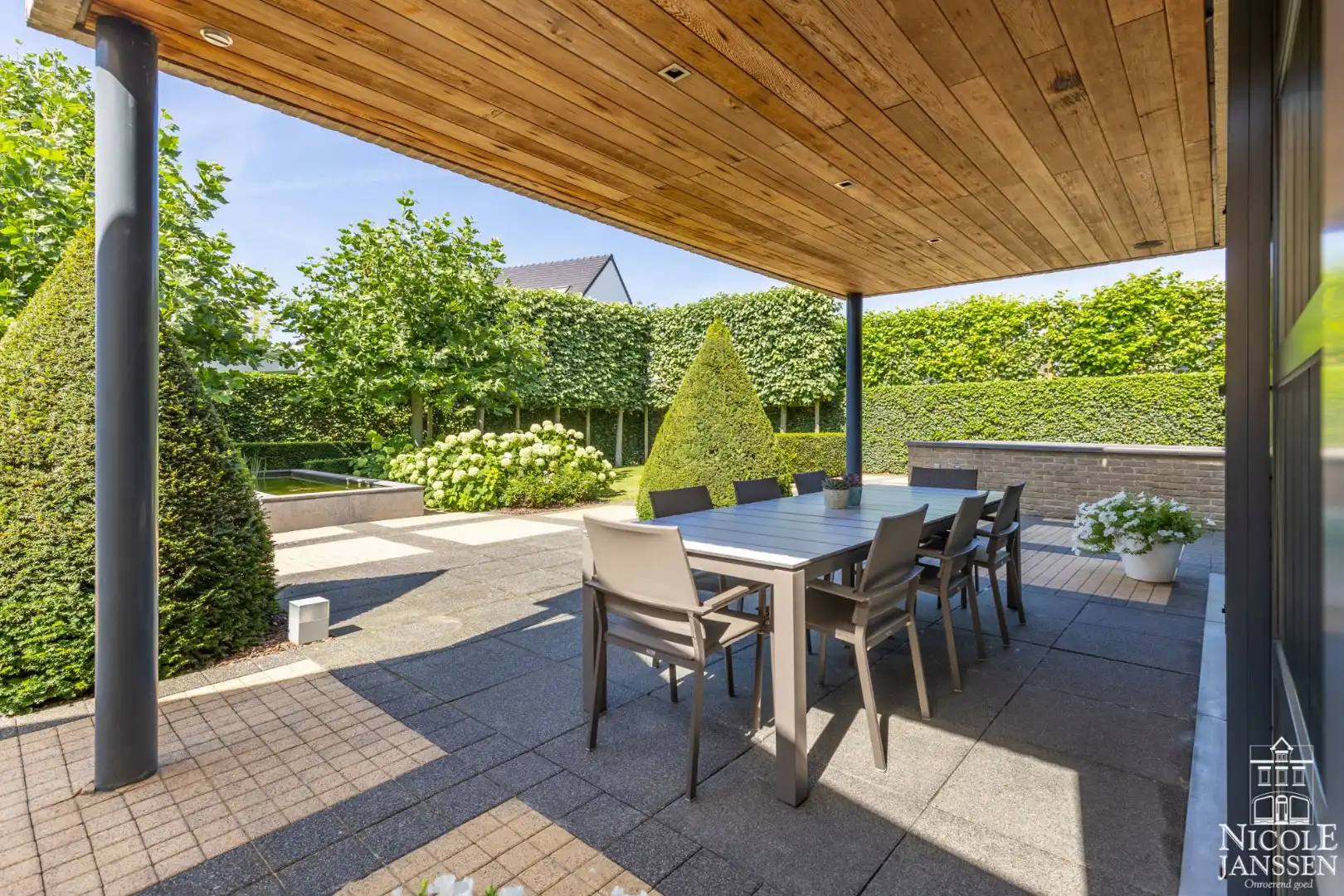 Luxueus ingerichte villa met vier slaapkamers en verzorgde tuin foto 41