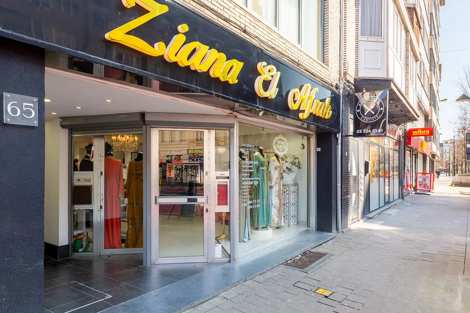 Handelsruimte te koop op een toplocatie met veel passage foto 4