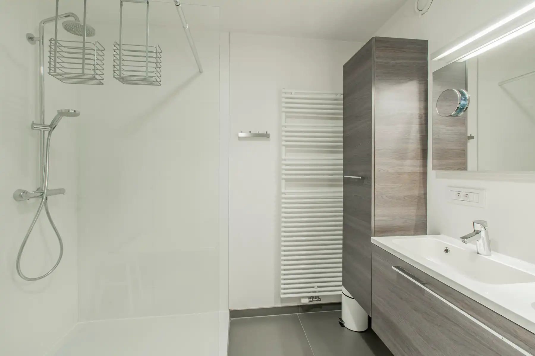 Uitzonderlijk ruim en modern gemeubelde triplex met zonneterras foto 12