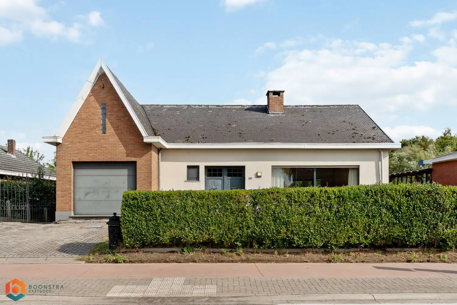 Hoofdfoto van de publicatie: Op te frissen woning met 2 slpkrs in Onze-Lieve-Vrouw-Waver