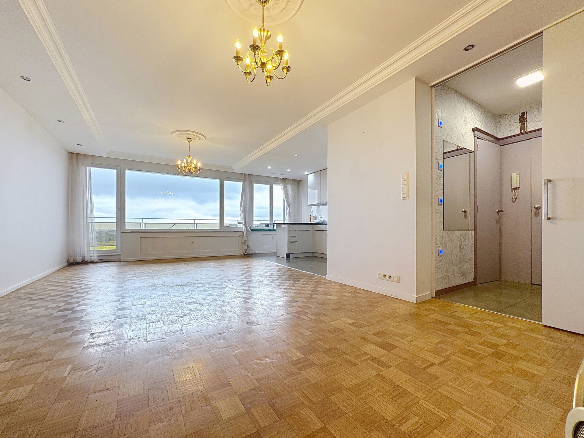 Drie slaapkamer appartement met terras  foto {{pictureIndex}}