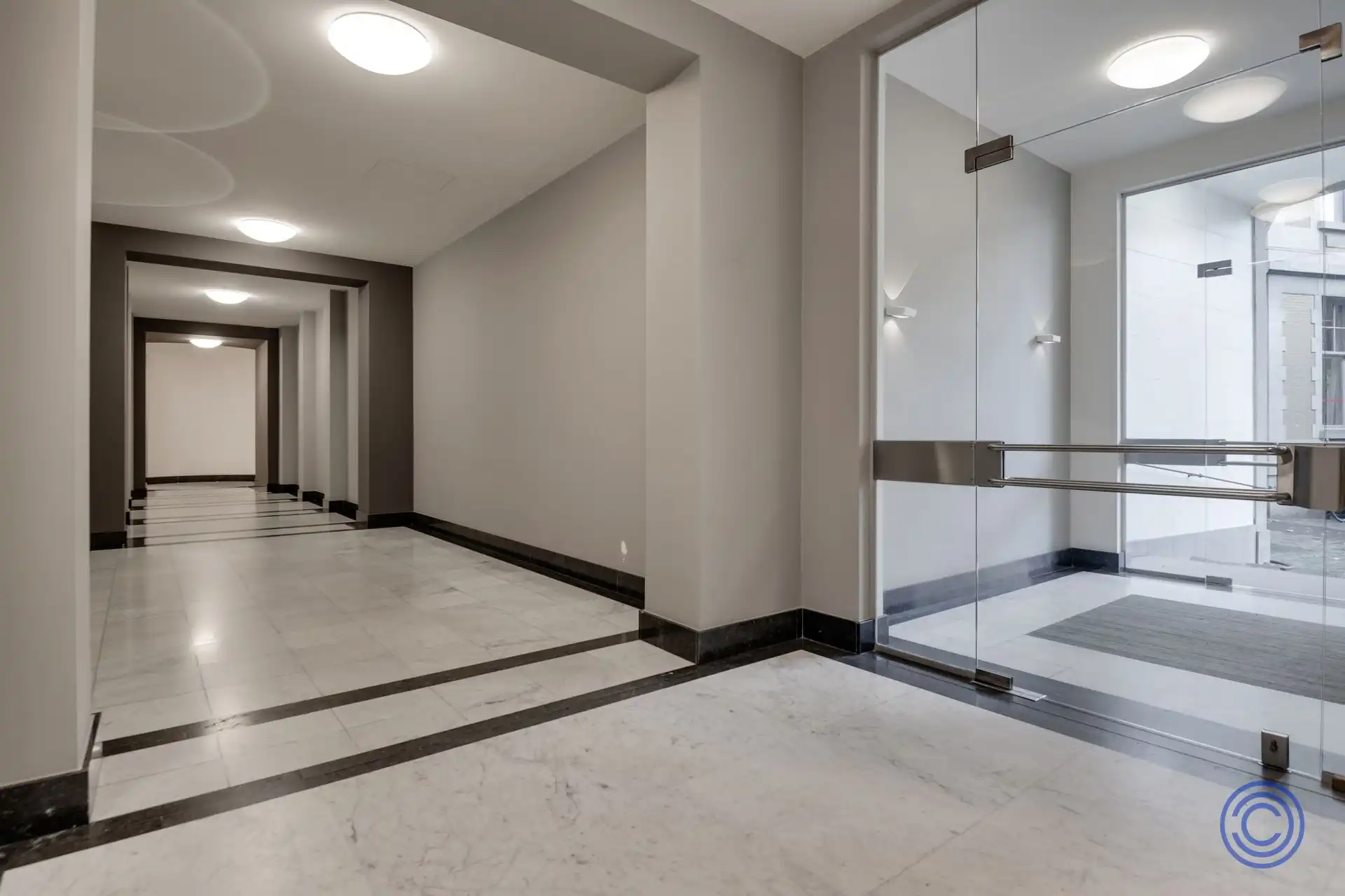 Luxueus 2-SLPK appartement met terras! foto 14