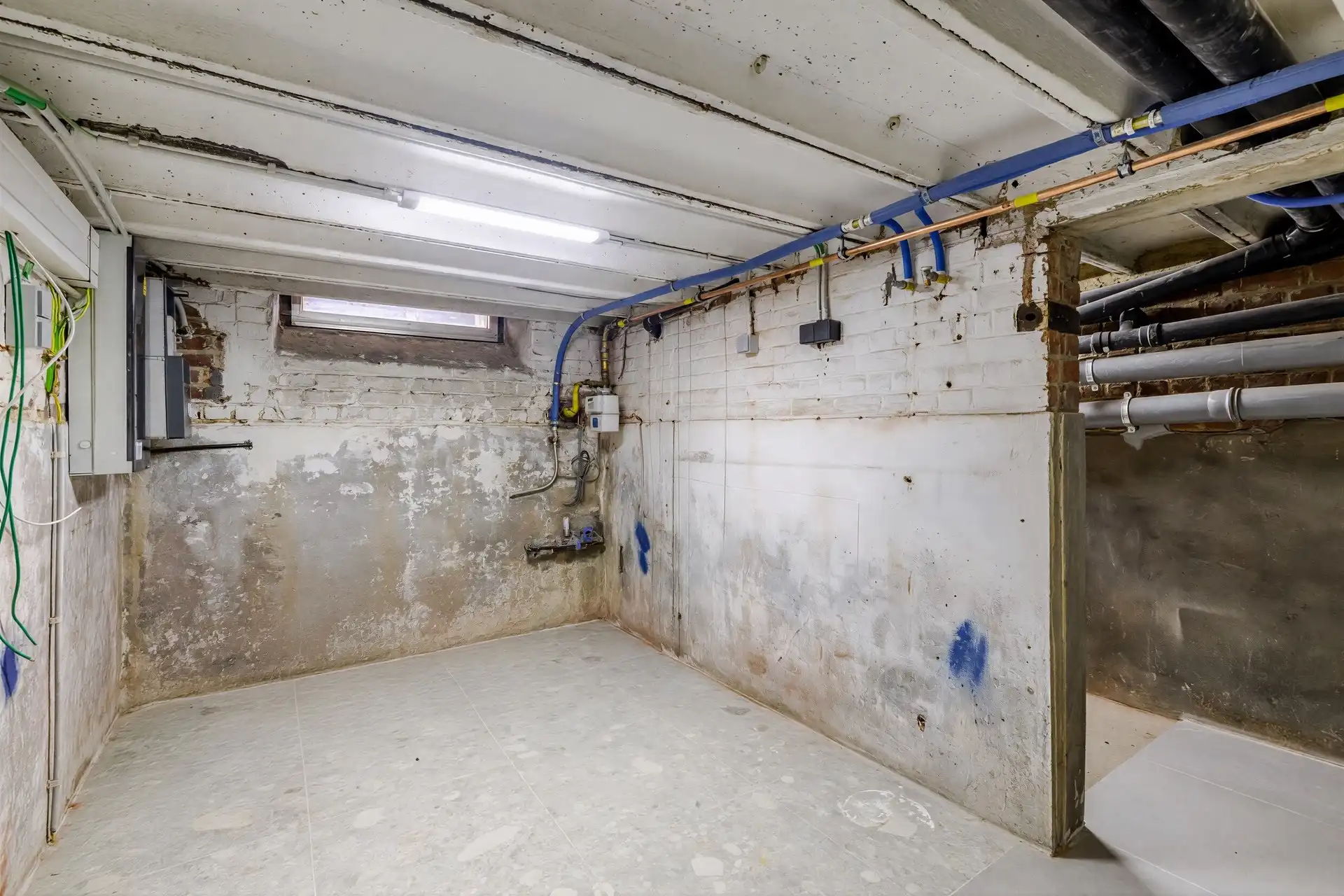 Volledig gerenoveerde stadswoning met 3 slaapkamers en patio in Kortrijk foto 28