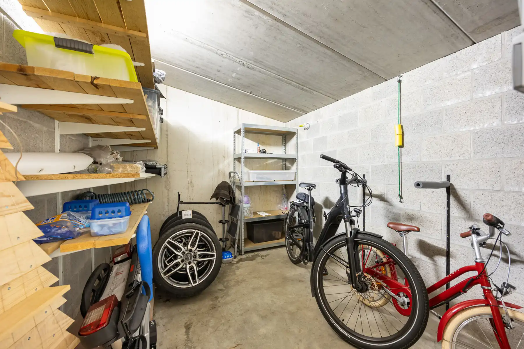 Gelijkvloers appartement met 2 slaapkamers, tuin en autostaanplaats.  foto 19