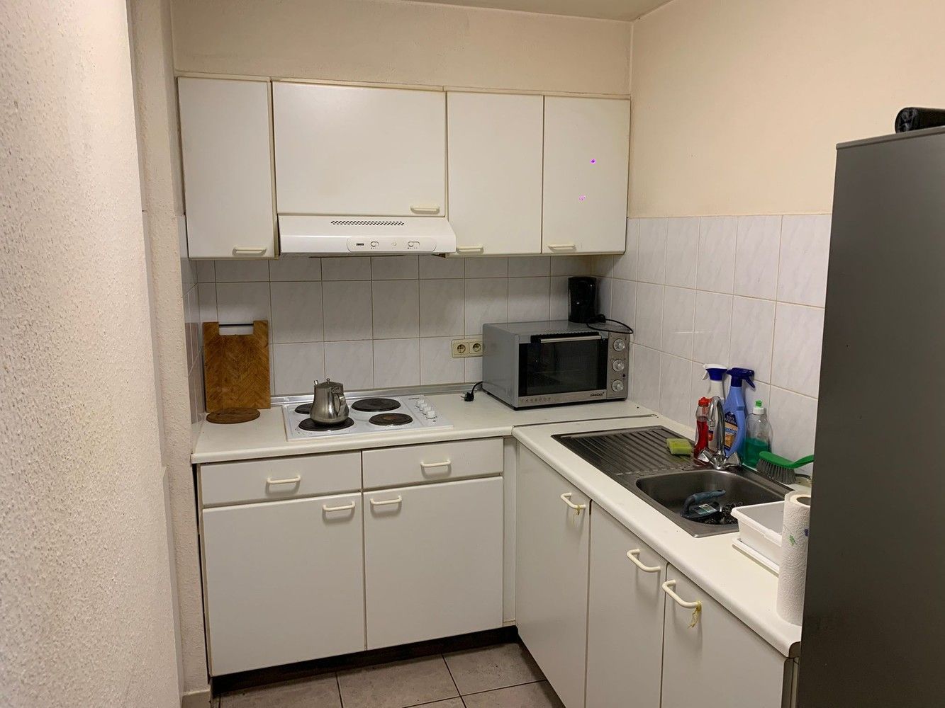 Gelijkvloers appartement met 1 slaapkamer, centraal gelegen nabij het centrum van Genk. foto 4