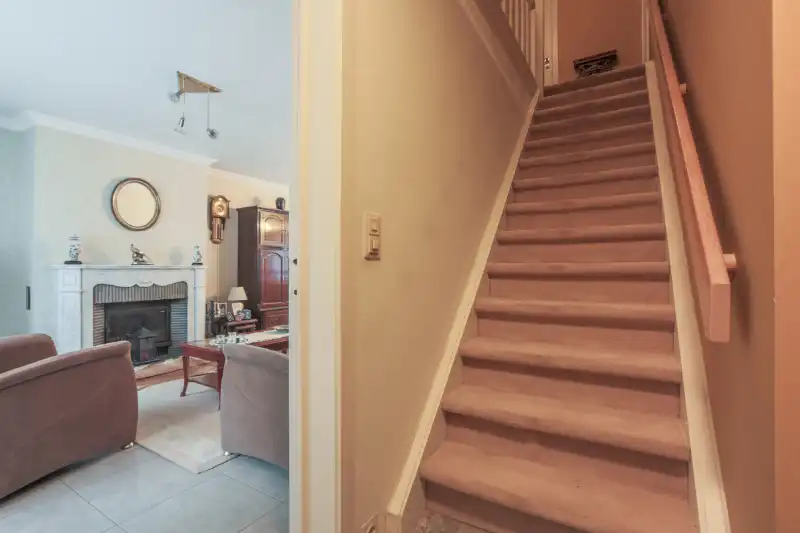 Rustig gelegen, ruime woning met 4 slaapkamers, tuin en garage. (ENERGIELABEL C) foto 8