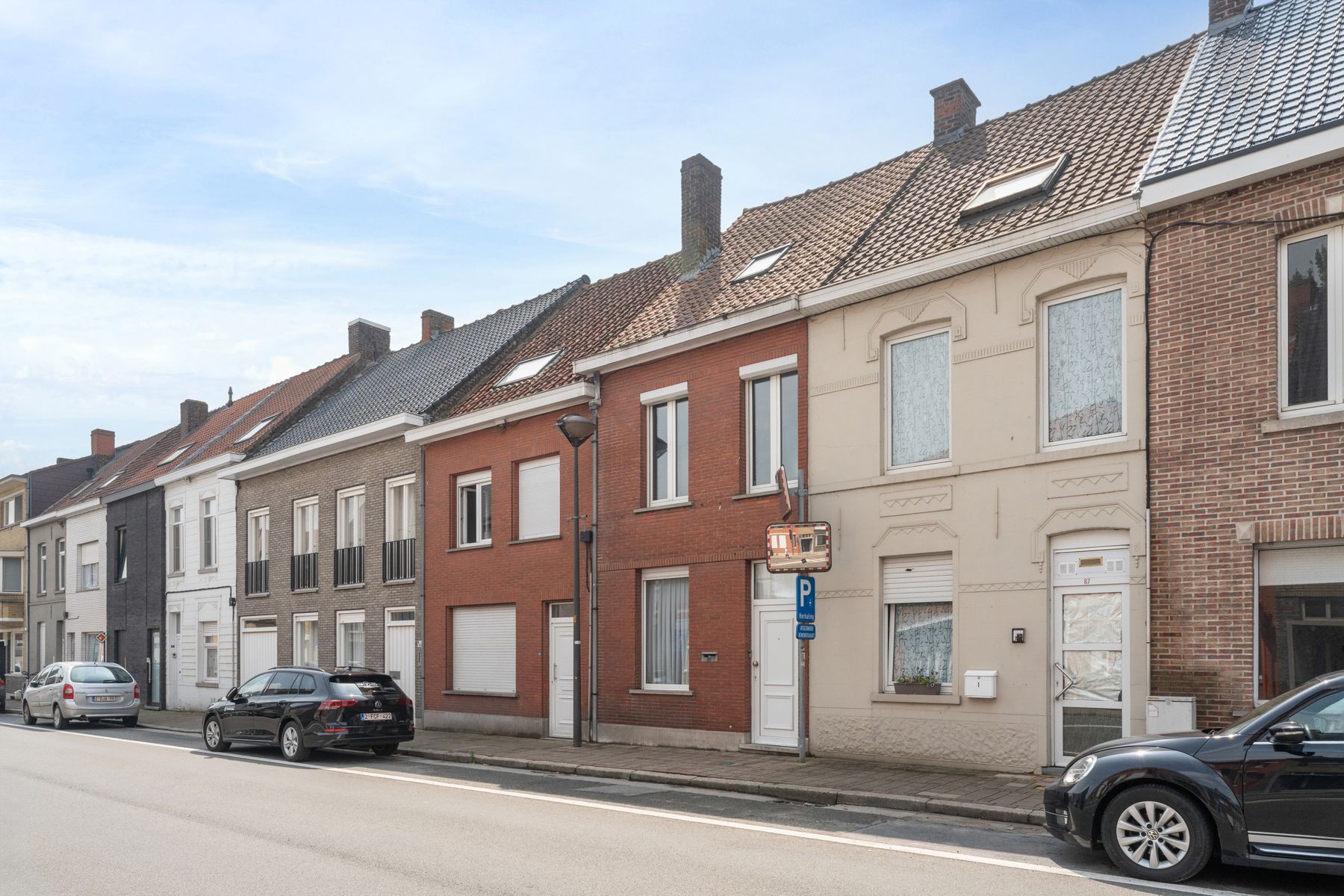 Gezellige, deels reeds gerenoveerde, centrale rijwoning met 2 slpks (3 mogelijk) en tuintje, voor eigen bewoning of  als  investering foto 18