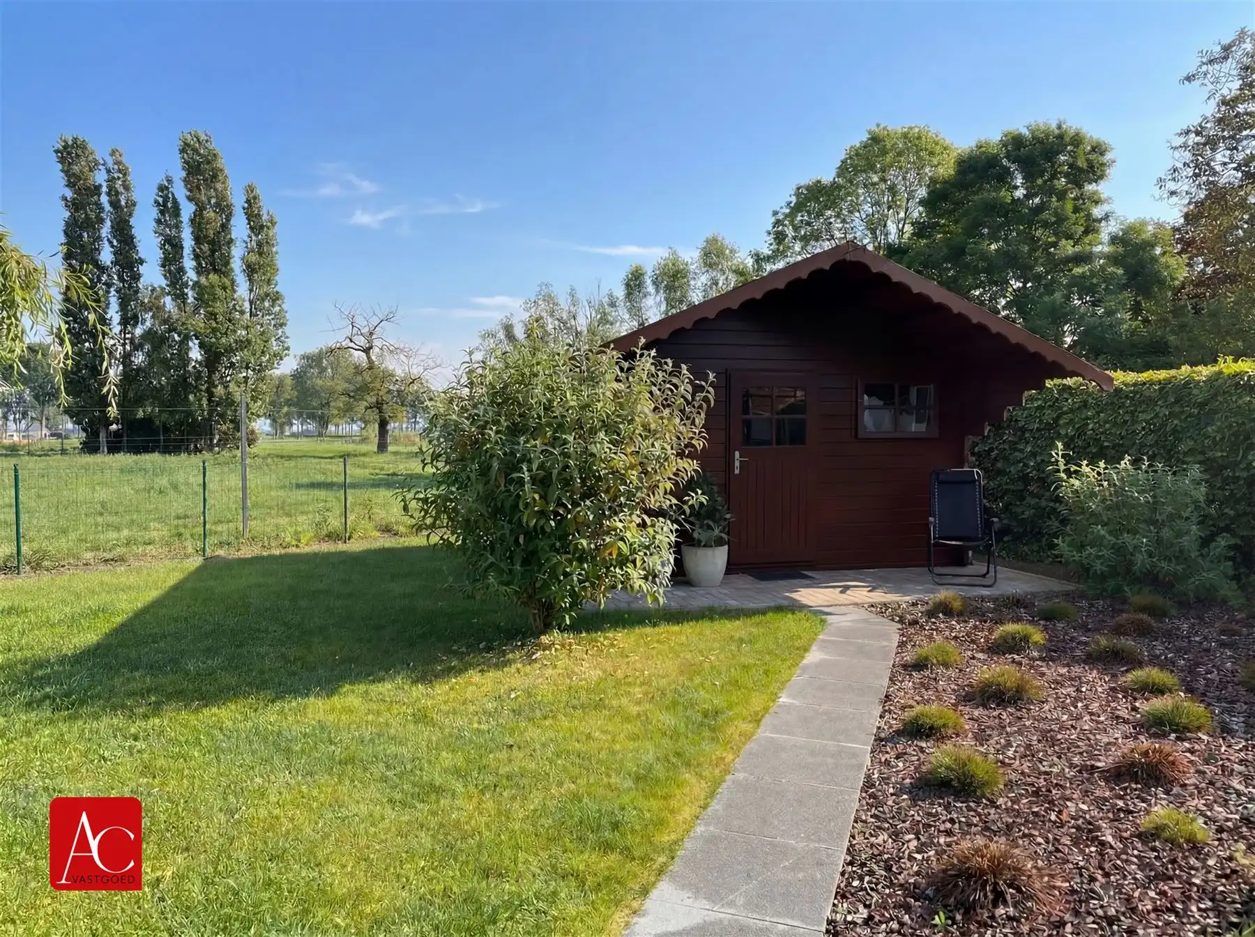 Rustig gelegen bungalow met prachtig uitzicht foto 6