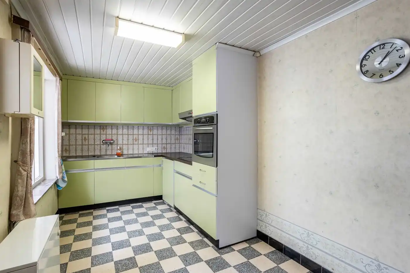 Gezinswoning met garage en grote tuin in Gullegem foto 7