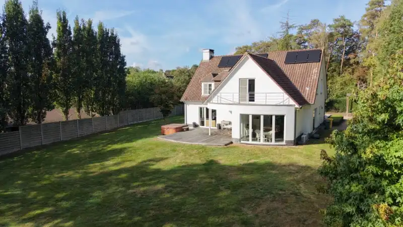 Exclusief gelegen stijlvolle villa op 24 are palende aan natuurgebied foto 29