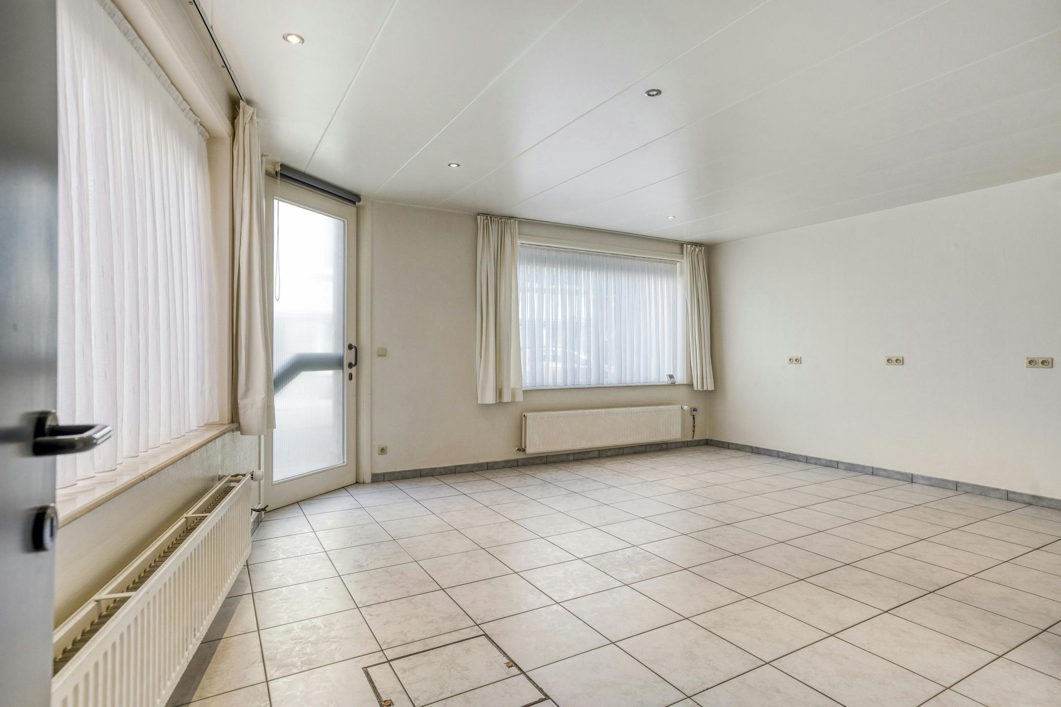 Instapklaar huis te koop in Ieper centrum foto 5