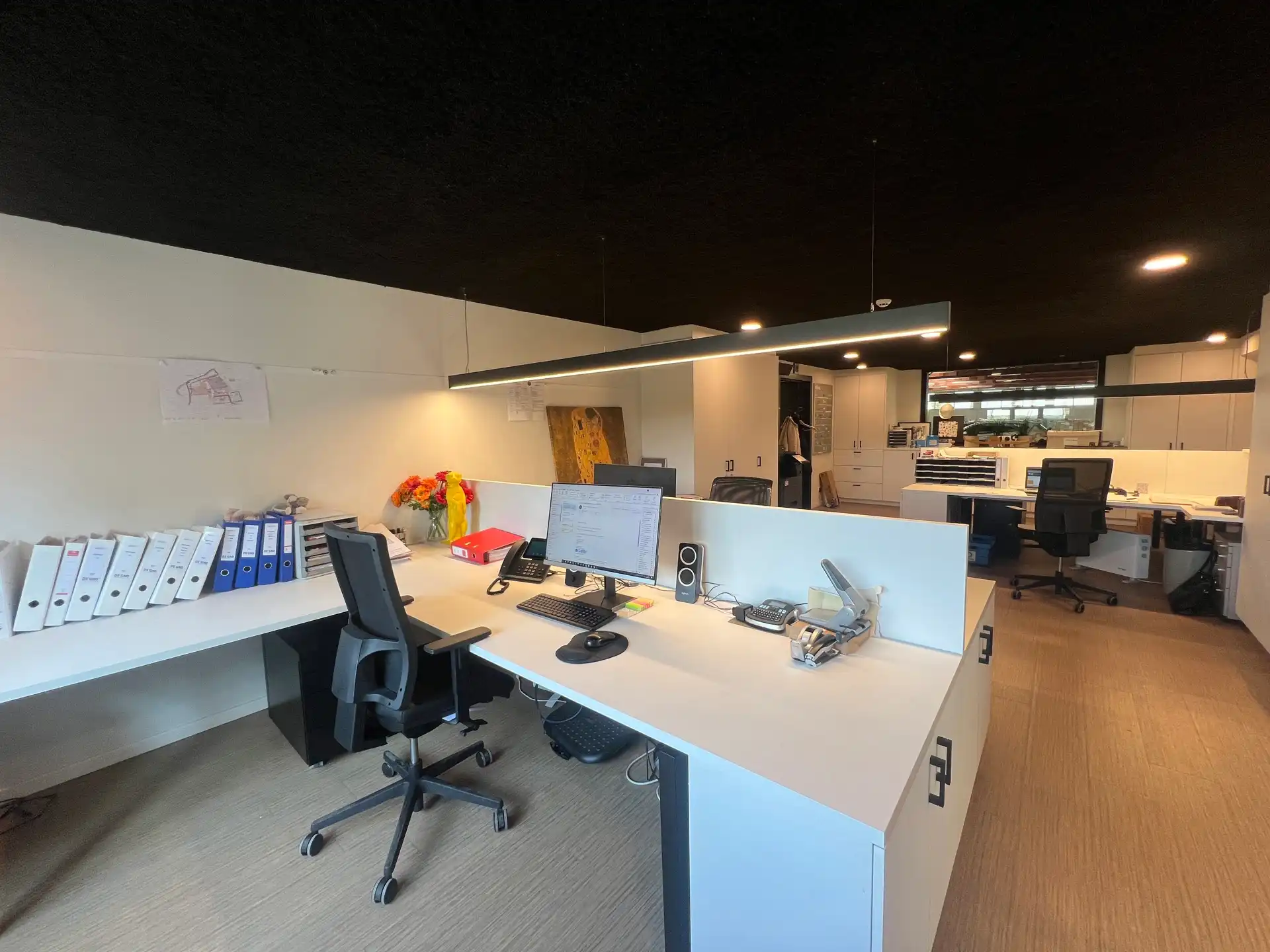 Multifunctioneel bedrijfsgebouw met buitenruimte foto 11