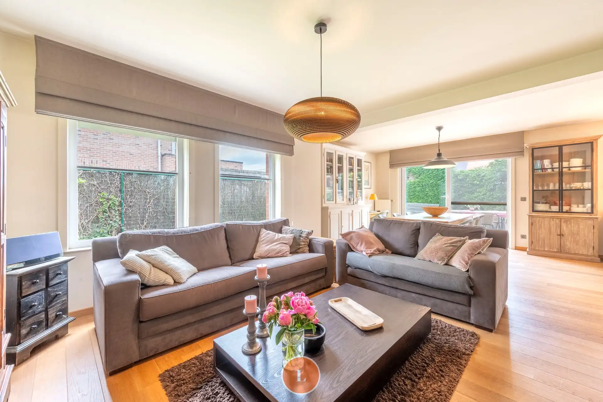 Instapklare woning in rustige wijk met 4 kamers foto {{pictureIndex}}