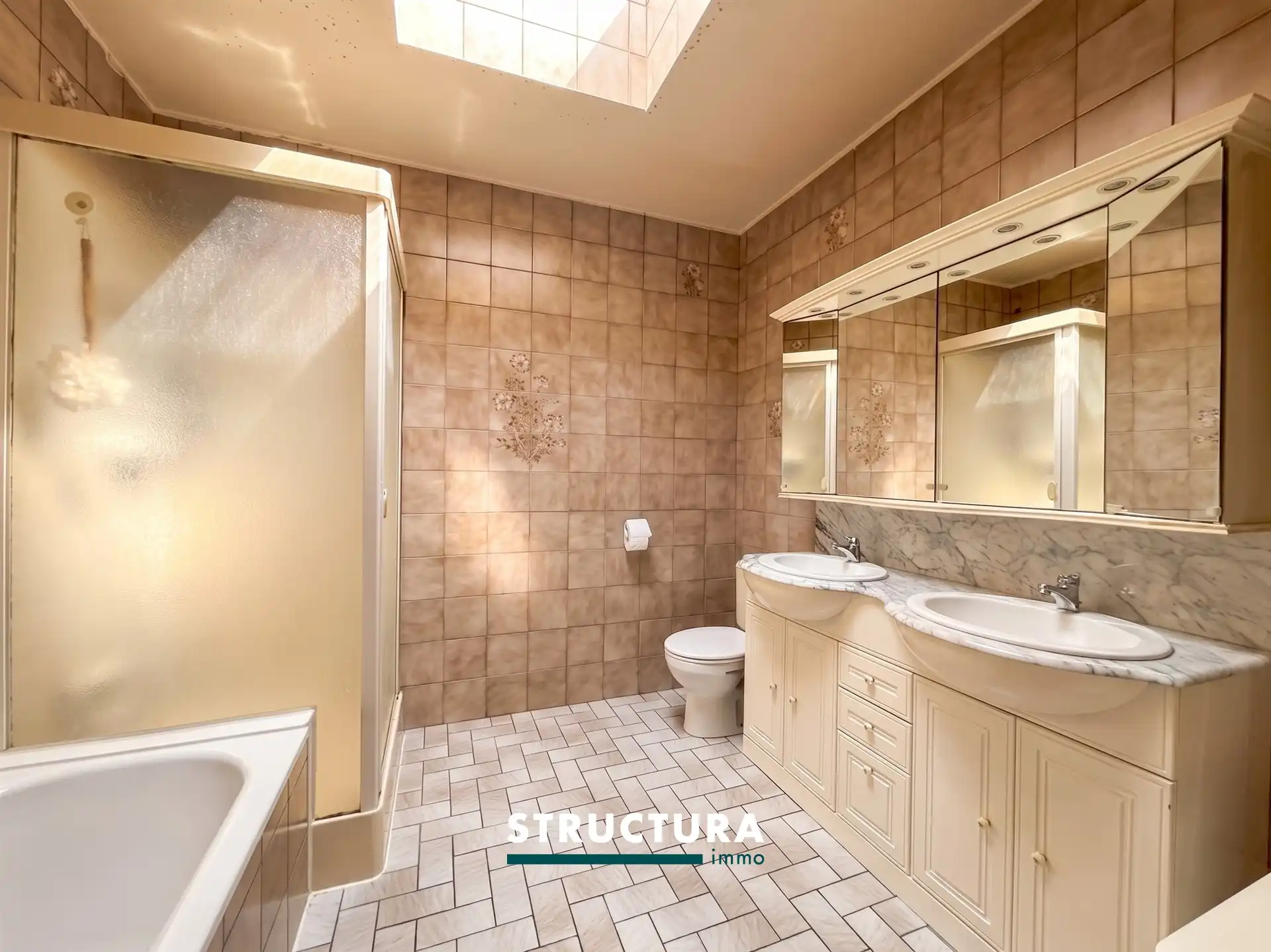 Woning met garage en ruime zolder foto 9