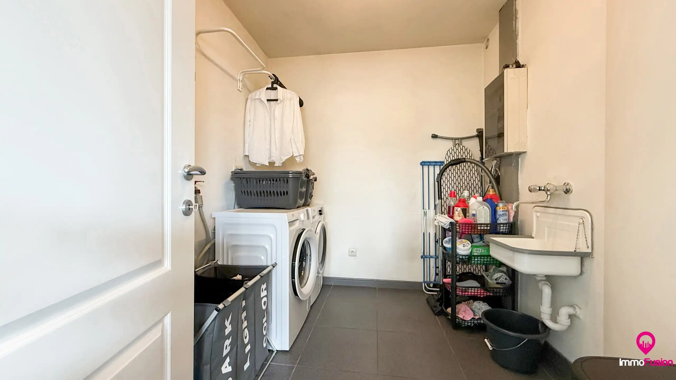 Ruim appartement met 4 slaapkamers en parking in Tuilt! foto 12