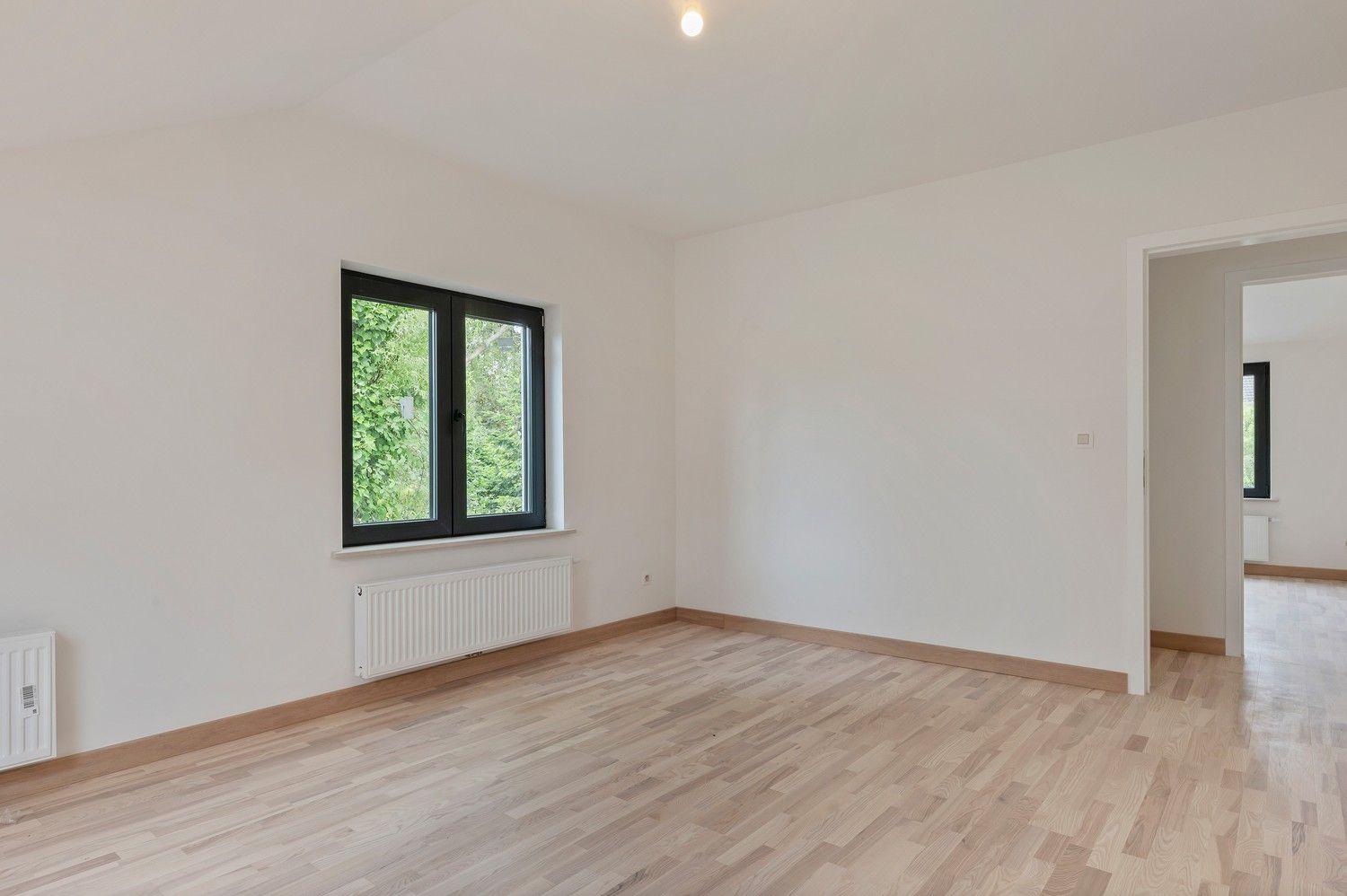 Prachtig gerenoveerde woning met o.a. 3 slaapkamers foto 27