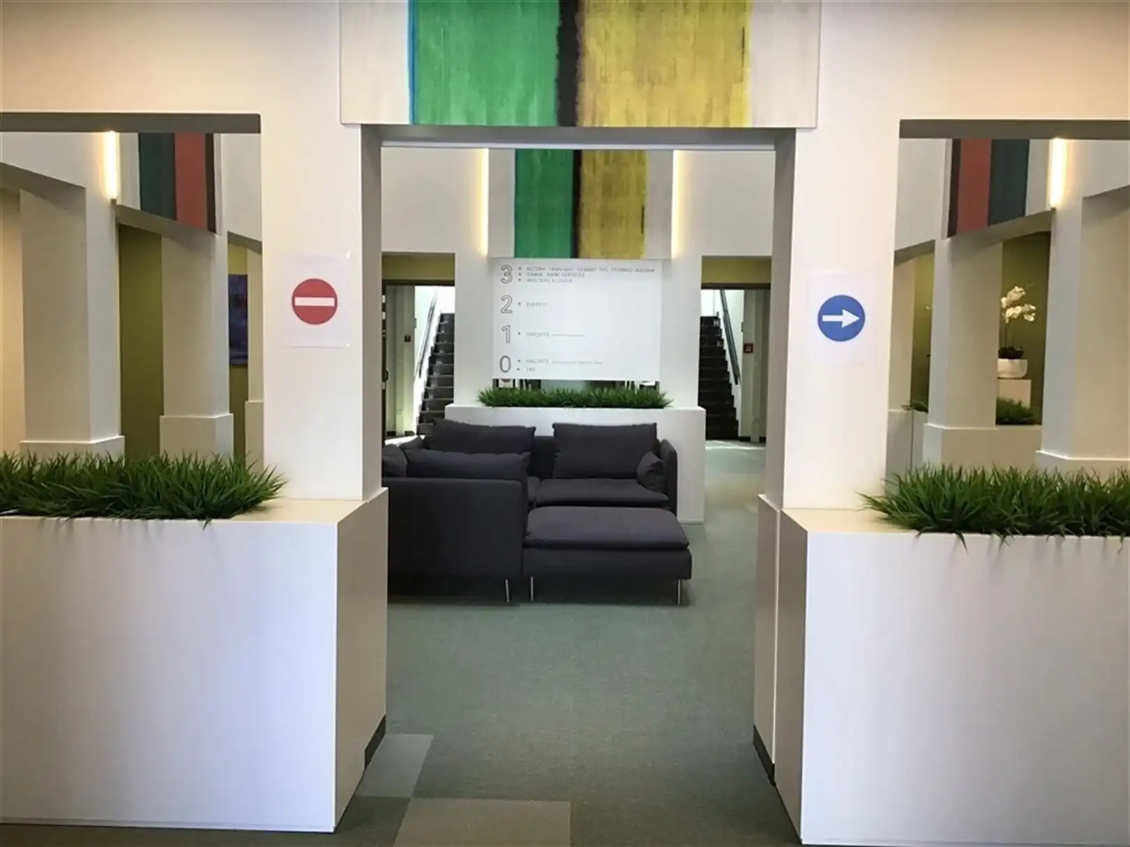 Gelegen aan het klaverblad (E40/E17) foto 3