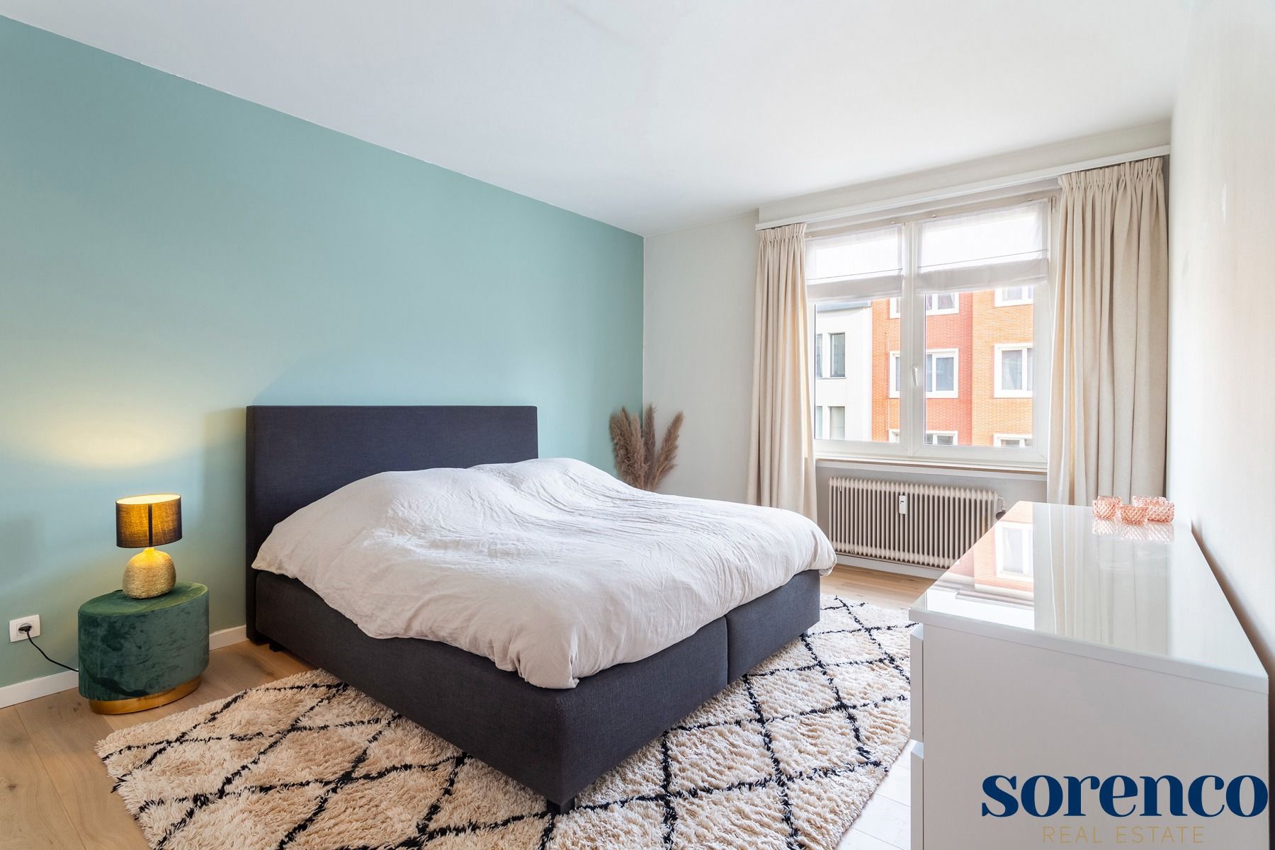 Ruim en licht instap klaar 2 slaapkamer appartement! foto 17