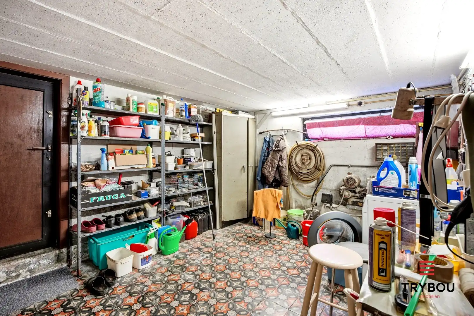 Alleenstaande woning op een ruim perceel met 3 slaapkamers en 2 garages!  foto 18