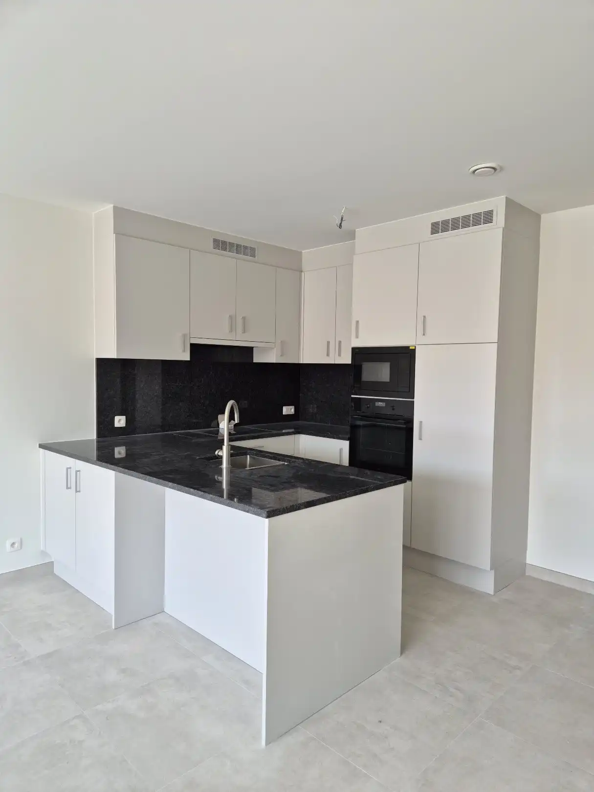 Nieuwbouwappartement met 2 slaapkamers, terras en staanplaats foto 7