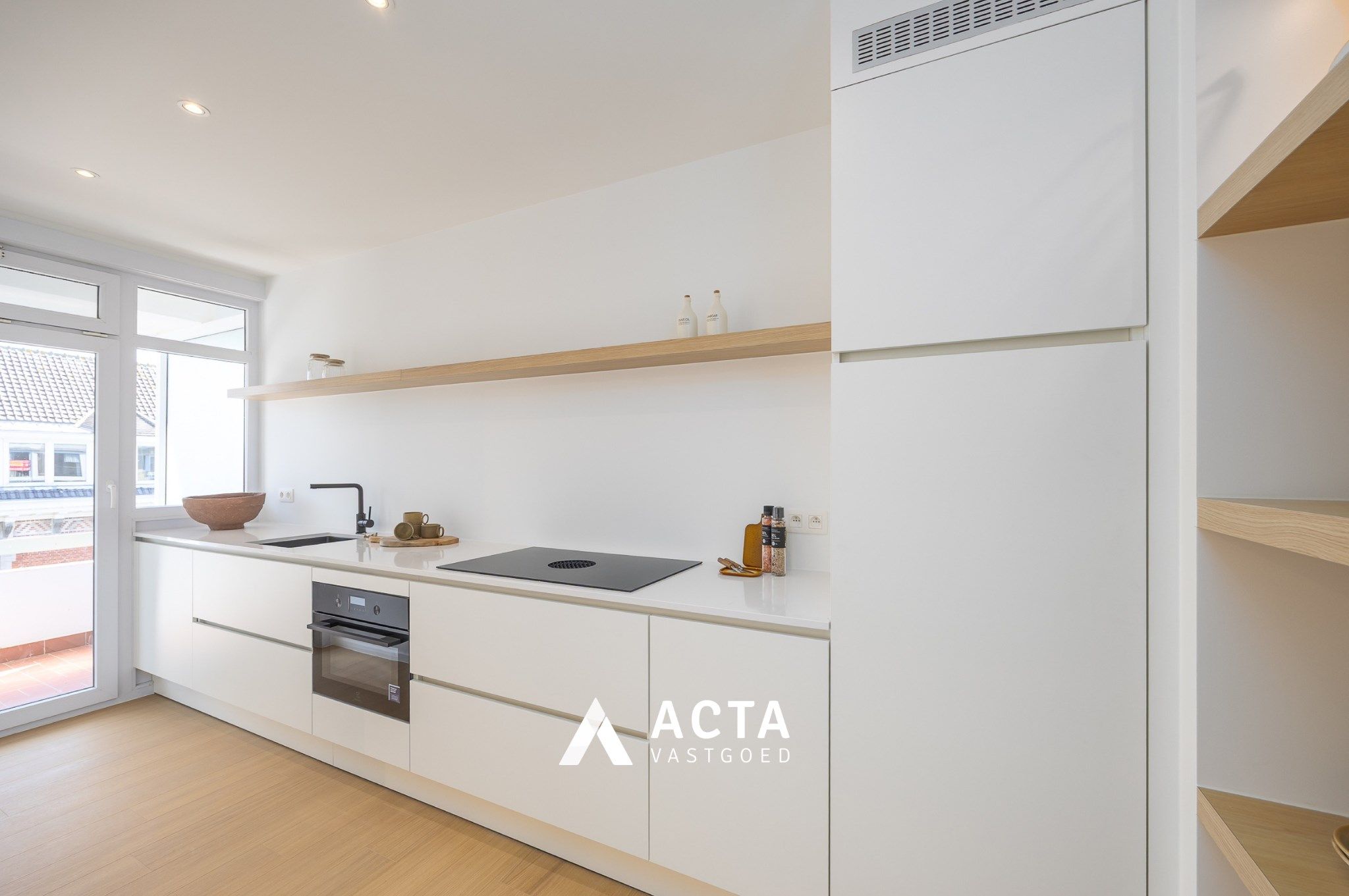 Gerenoveerd appartement op de zesde verdieping aan het Leopold I Plein foto 5