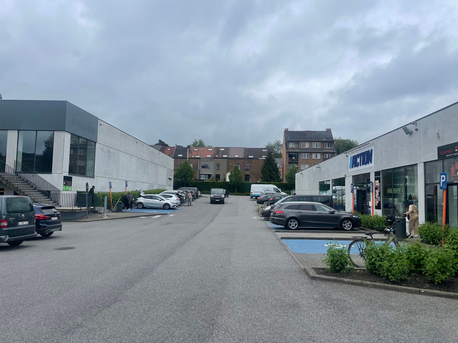 Te huur: winkelruimtes van ca. 800 en 650 m²  foto 21