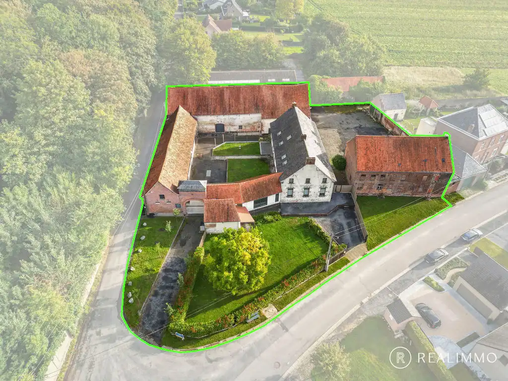 Hoofdfoto van de publicatie: Authentieke vierkantshoeve op mooie ligging met tal van mogelijkheden