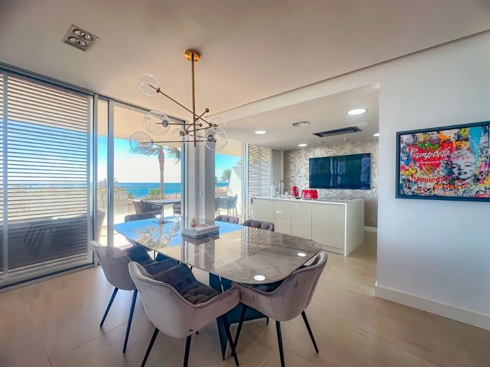 Exclusief frontline beach appartement in Estepona – wonen in pure luxe met spectaculair zeezicht! foto 6