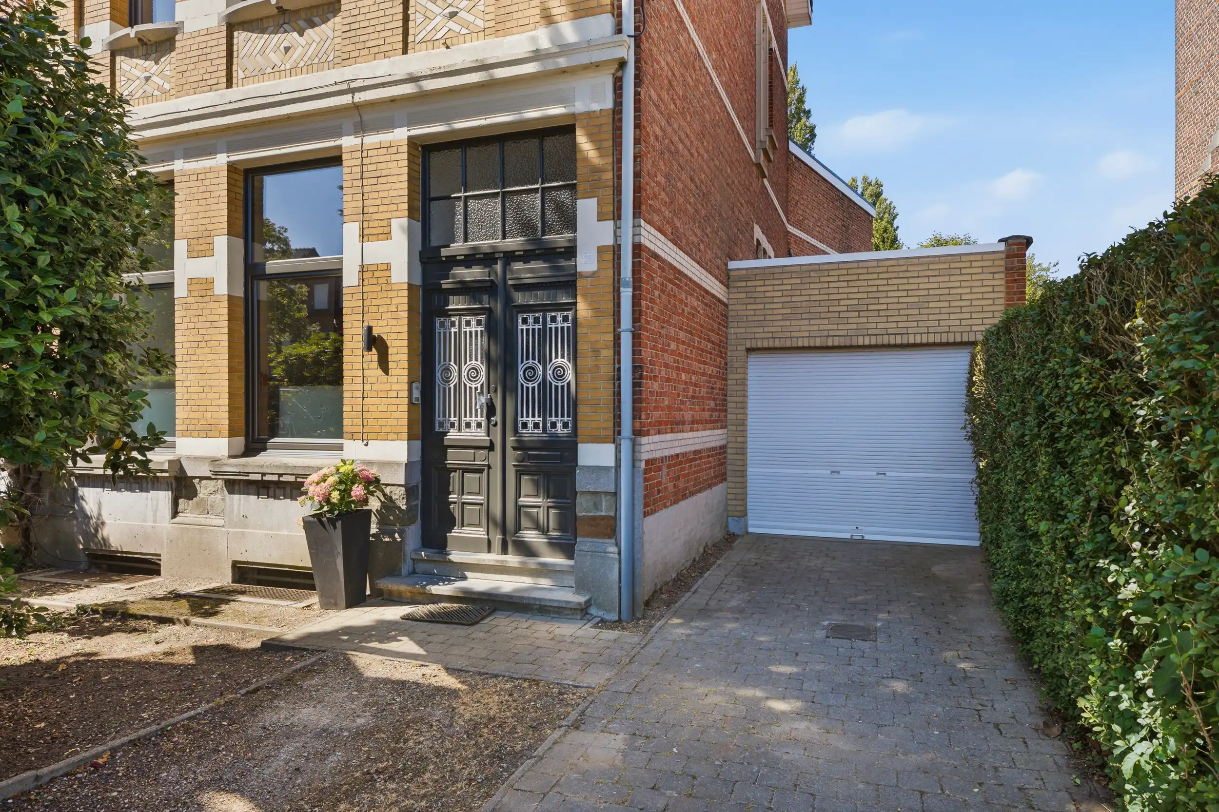 Authentiek en gerenoveerd herenhuis het centrum van Edegem foto 3