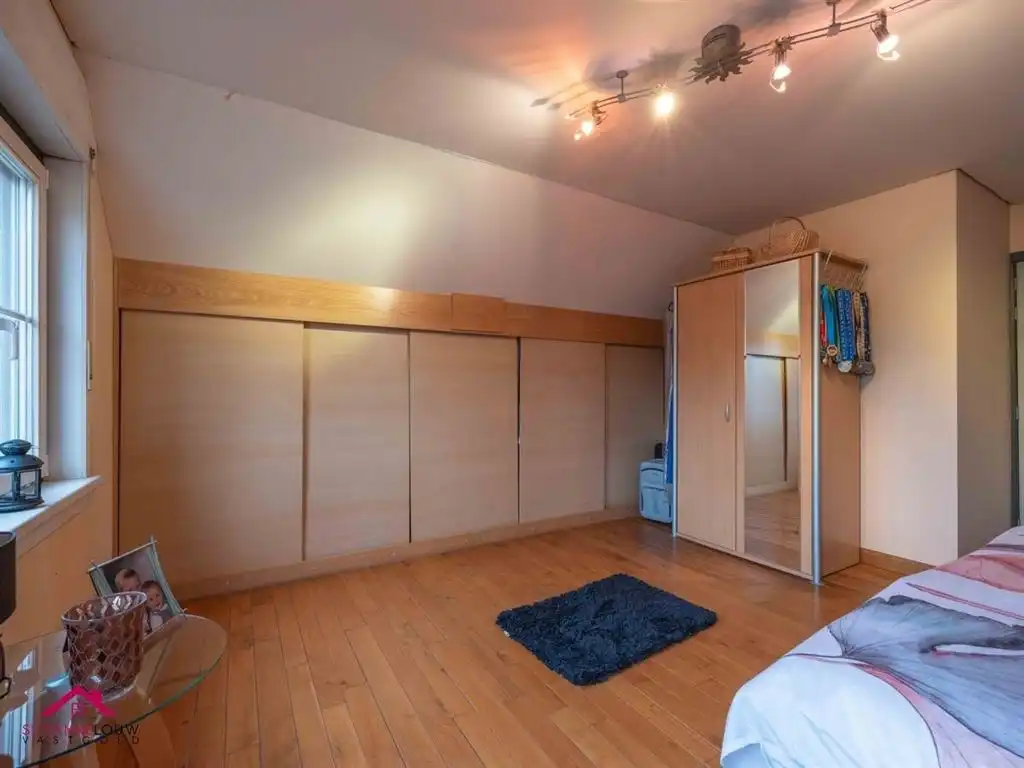 Verrassend ruime en gezellige, instapklare vrijstaande woning met paardenstal foto 31