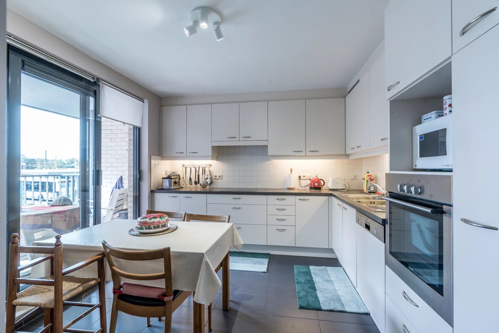 Zeer ruim appartement te Mol-centrum met 2 slaapkamers, 2 terrassen en garagebox. foto 10