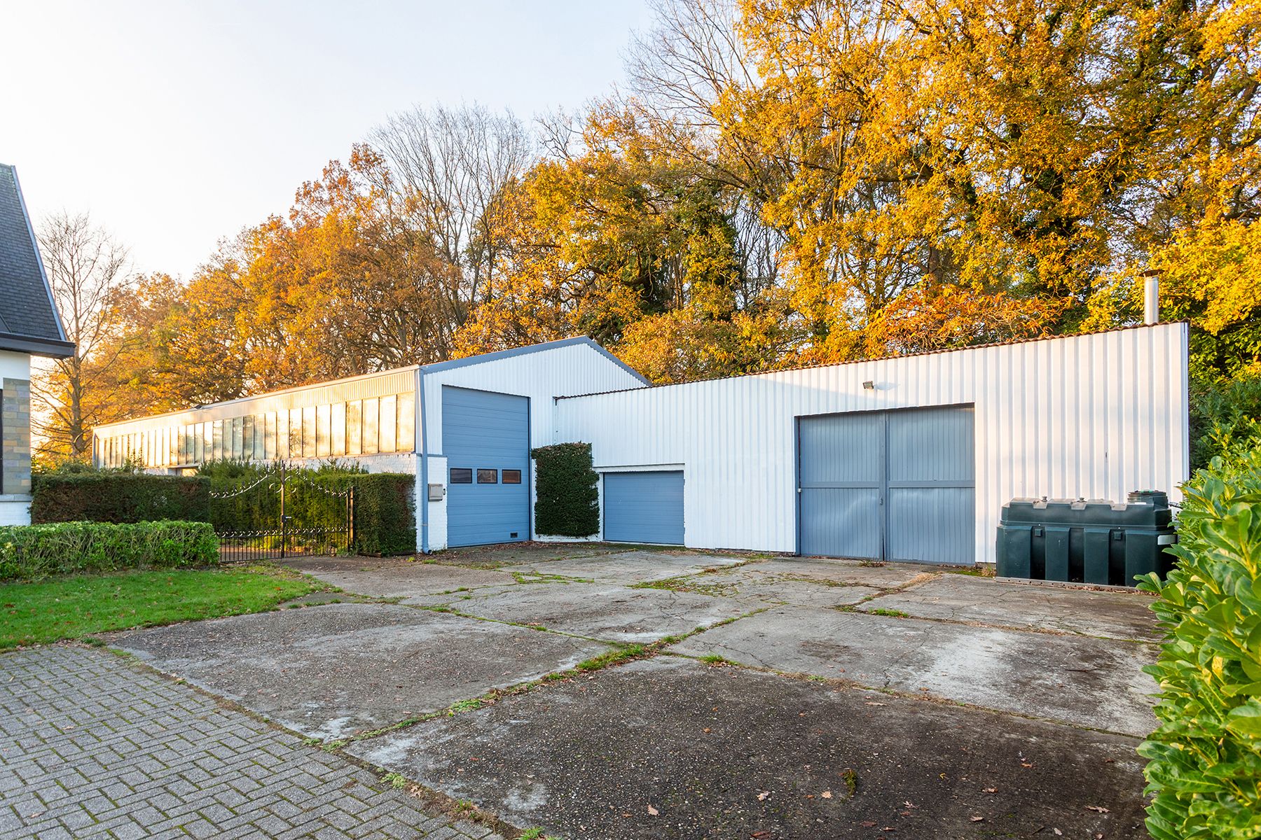 Edegem - Villa met 4 slpkamers + garage + ruim magazijn 500² foto 24