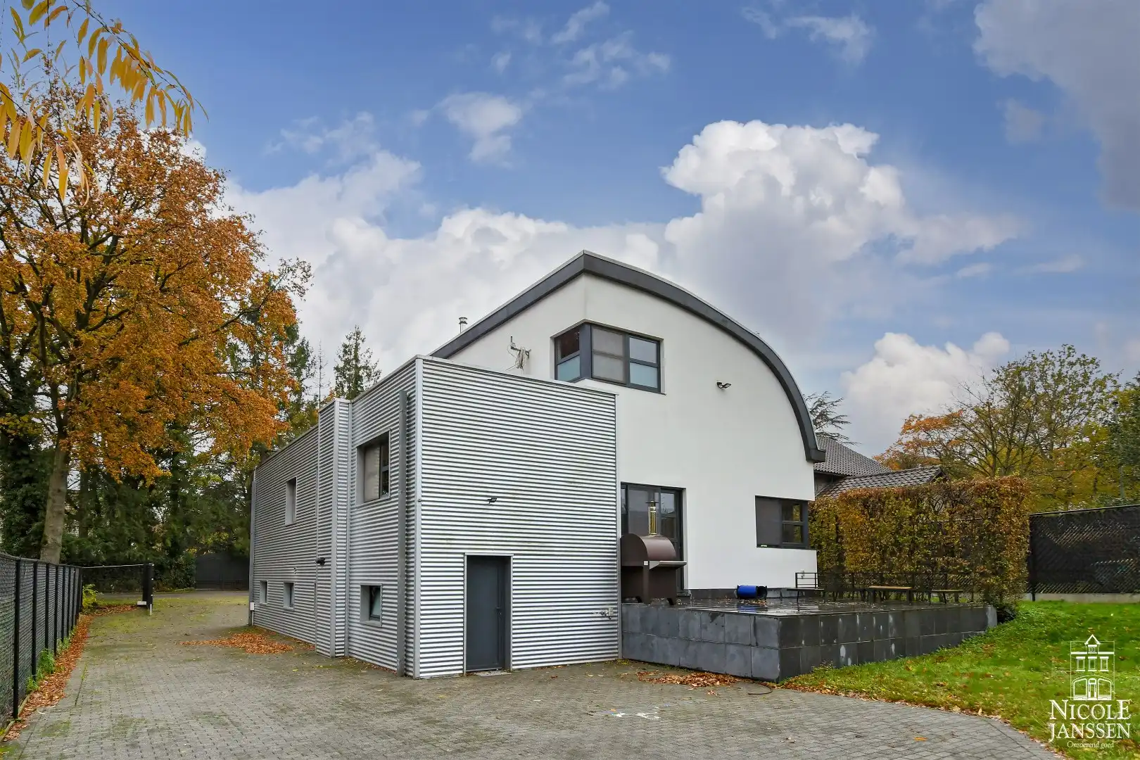 Moderne gezinswoning met bijzondere vormgeving foto 26