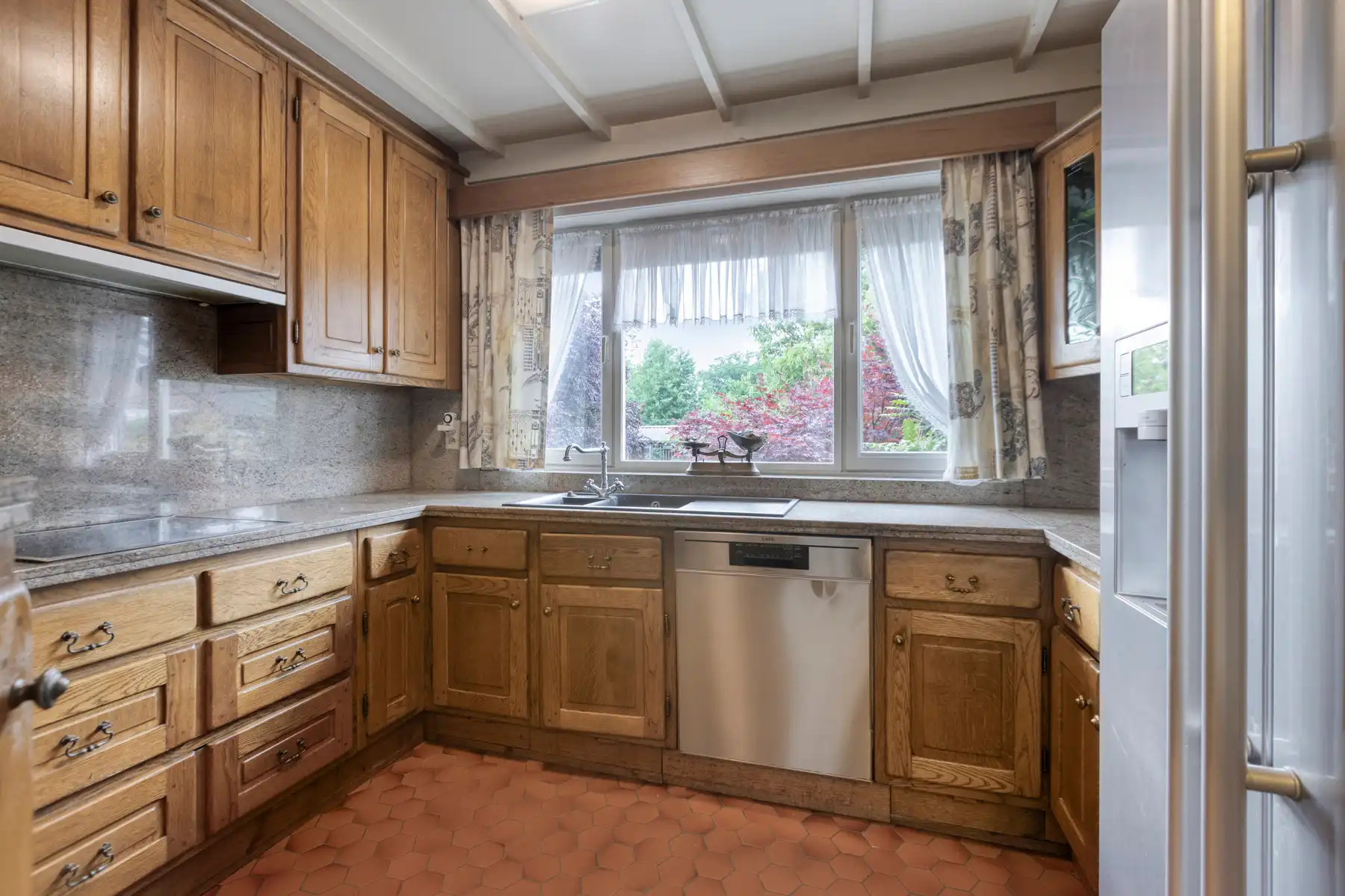 Vrijstaande woning met uitzonderlijke grote tuin in dorpskern Geistingen (Kinrooi) foto 4