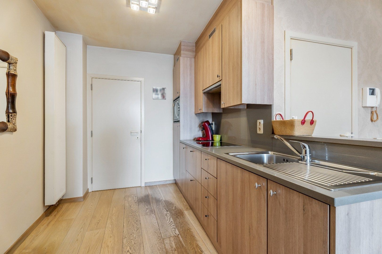 Uniek triplex met zonneterras van 75 m² in hartje Ieper foto 8