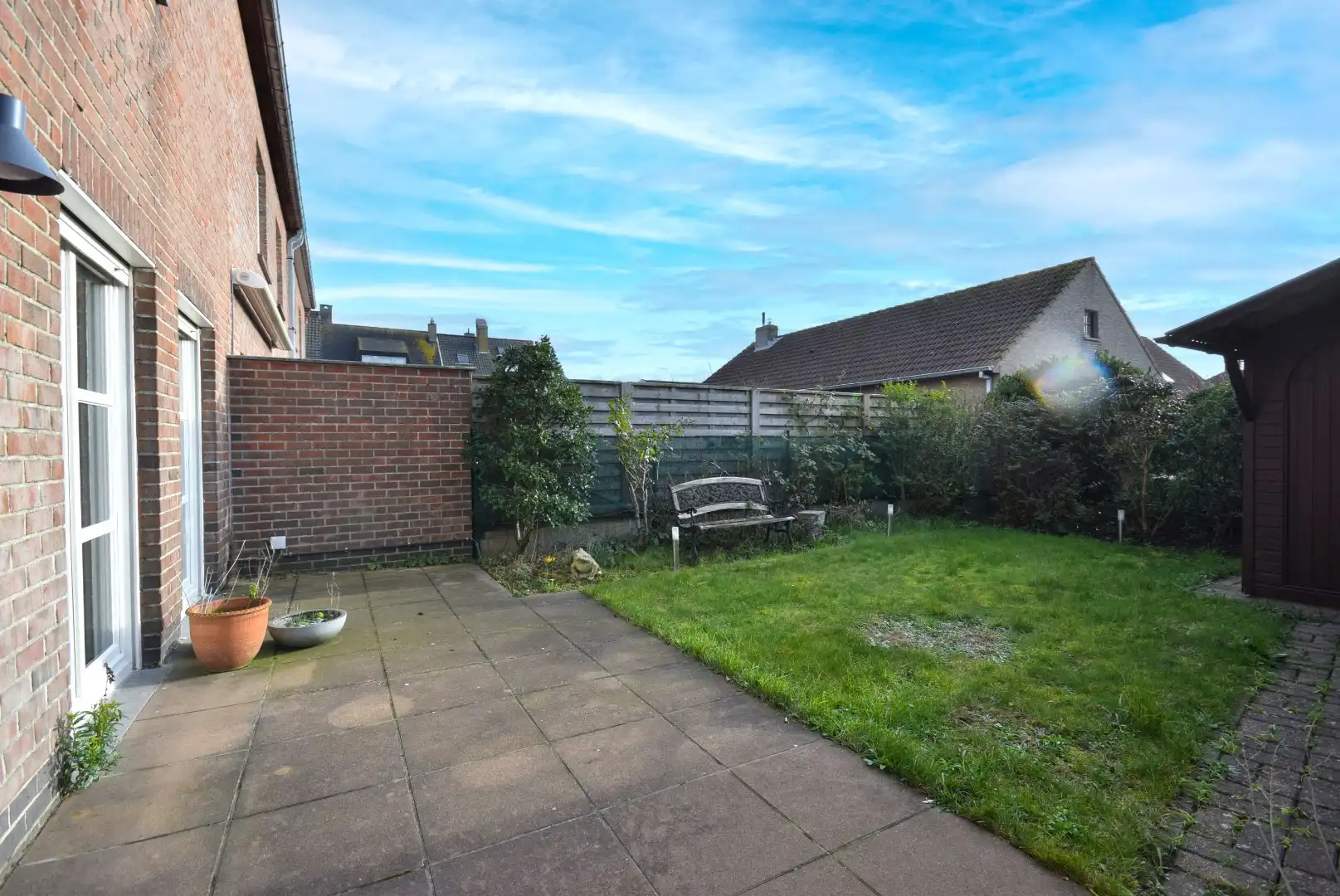 Recent gerenoveerde woning met drie slaapkamers en tuin  foto 12